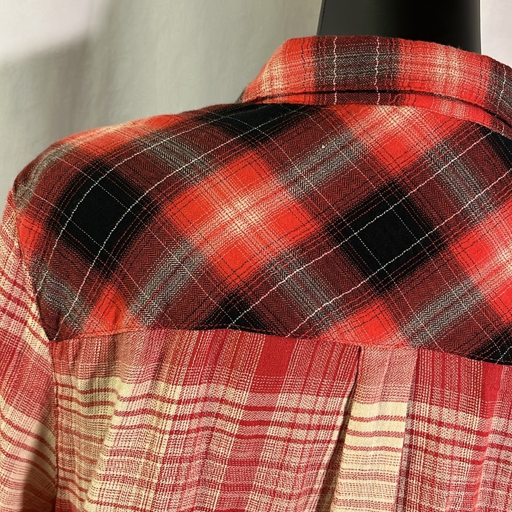 C&C California Chrysanthemum Red Mixed Plaid High Low Button Down Shirt - Picture 11 of 16